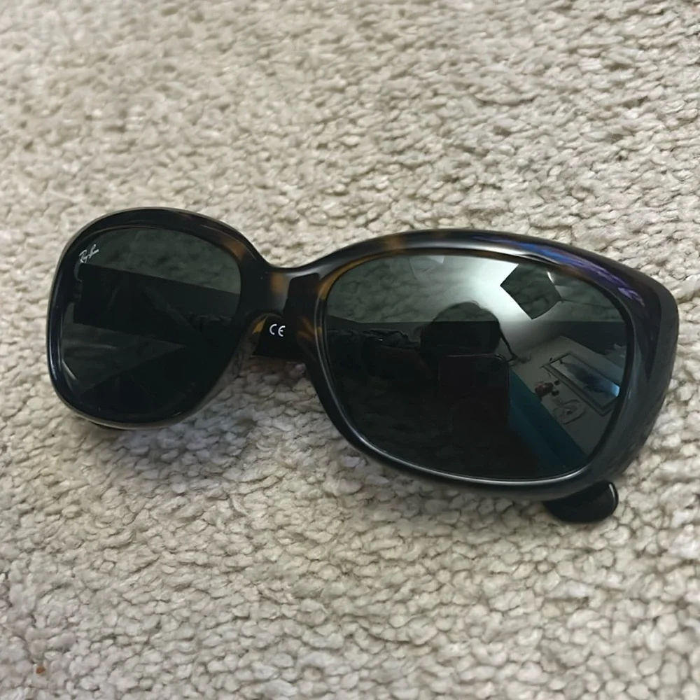 Authentic Ray-Ban JACKIE OHH RB4101
Women's Sunglasses - Light Havana - Picture 3 of 9